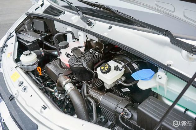 搭载上汽π发动机 百公里油耗仅6L 上汽大通宽体轻客体验_易车