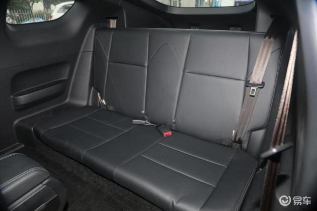 零跑s01尾灯-中控屏幕-后排-易车