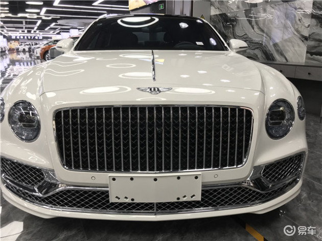 20款宾利飞驰白红五座展厅现车详细报价促销优惠中