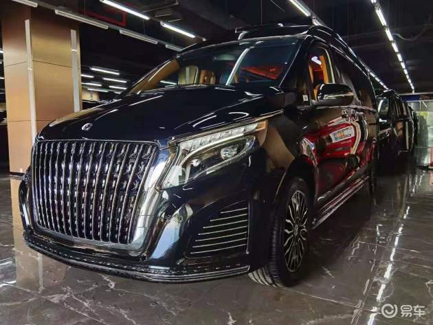 奔驰v260l独家首发银河系列超有辨识度的外观