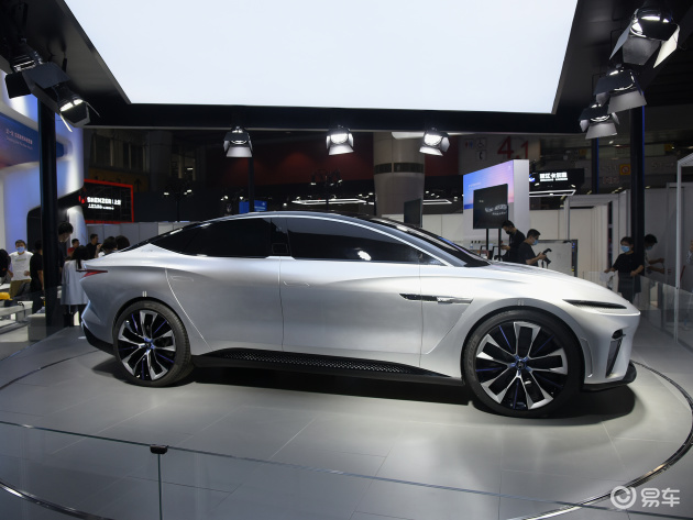 上汽r汽车旗舰来了中控屏可折叠