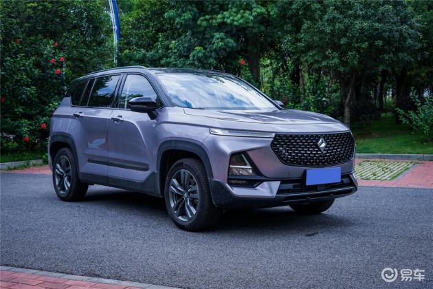 新宝骏rs5177马力配进口音响自驾游和跑山都很安全