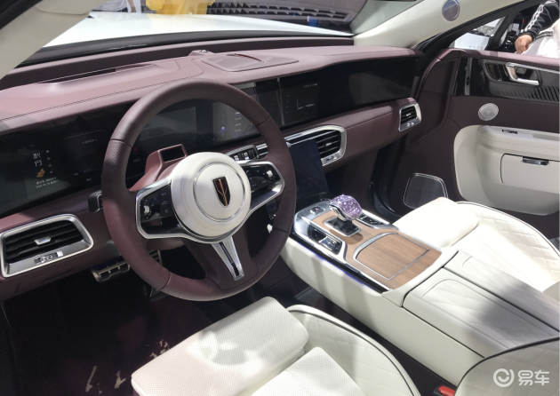 易车 红旗e-hs9车头摘要 摘要详情红旗e-hs9内饰采用了传统的对称式