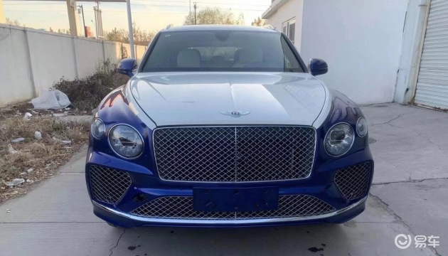 21款宾利添越摩洛哥蓝冰川白双拼现车直提价格给力