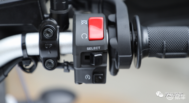 悬吊系统是什么冒险越野拉力机车，雅马哈Tenere700摩托实车鉴赏_https://www.jmylbn.com_新闻资讯_第14张