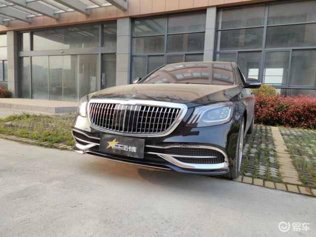 迈巴赫s400升级新款包围大灯和桃木方向盘