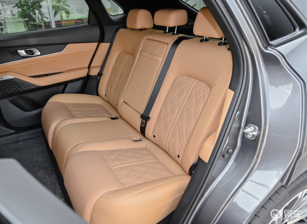 长安uni-k大灯-导航-后排-易车