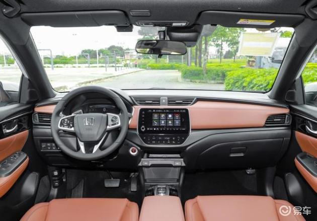 在内饰上,享域精选配色,营造出舒适的车内环境.