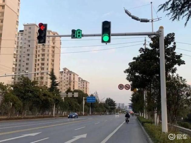 有没有人遇到红灯读秒结束后还是红灯的？如何看待这种信号灯_易车