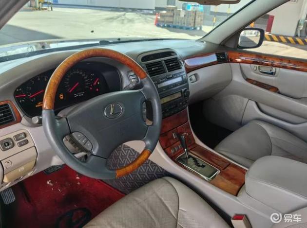 雷克萨斯ls460l油耗多少_易车知识库
