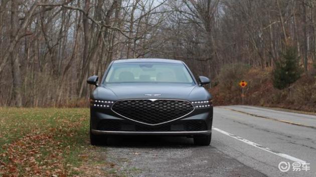 2024年款genesis g90是一款競爭激烈的全尺寸豪華轎車,它寬敞,舒適