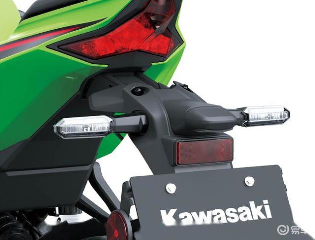 川崎Ninja ZX-25RR马来西亚发布，250cc直列四缸引擎，声浪一流！_易车