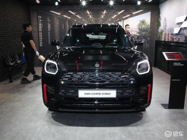 设计更运动动力更强劲，全新MINI JCW Countryman实拍图曝光