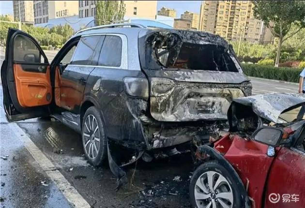 问界 M9 被追尾后竟起火,车主吓坏!安全真的是最大的豪华吗?_易车