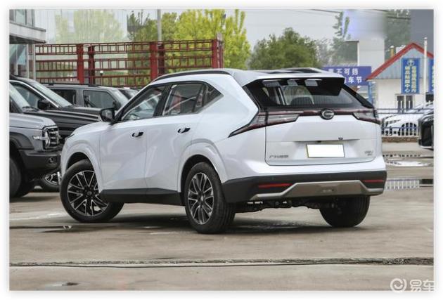 油比电省！10万级SUV，油耗6.8L，8.8s破百，传祺GS4 MAX香吗？