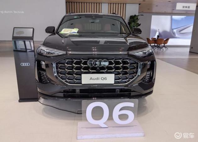 奥迪Q6探店：40万ABB唯一大6座SUV，尽显豪华气度