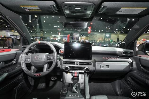 丰田普拉多越野性能_丰田系列越野车哪款好_硬派越野车技术解析