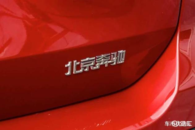 宝马X1 vs 奔驰GLB：入门豪华SUV划算选择大比拼