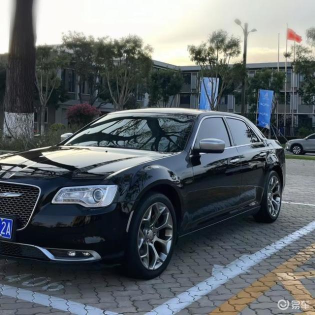 300C改低趴，原厂可调避震玩出个性范