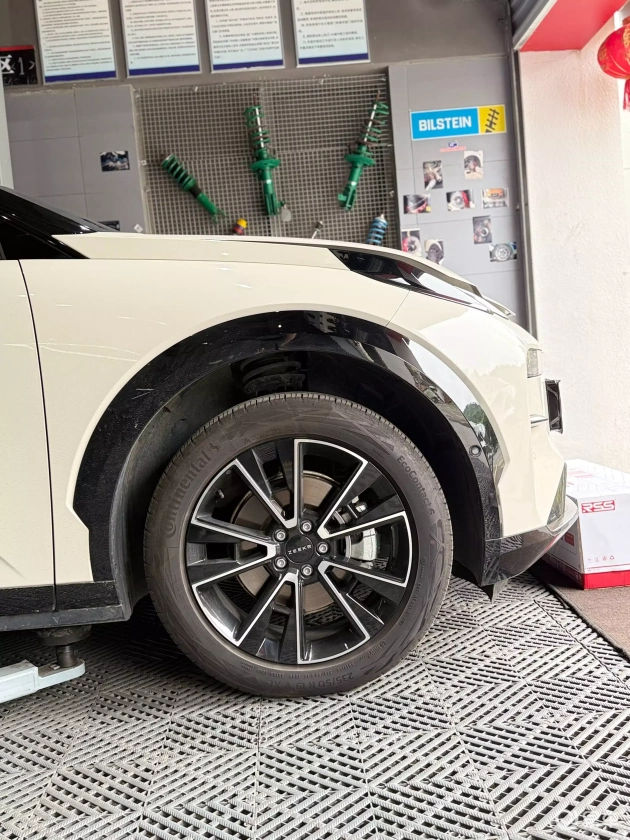 极氪X避震升级+四轮定位:实录车主改装日记