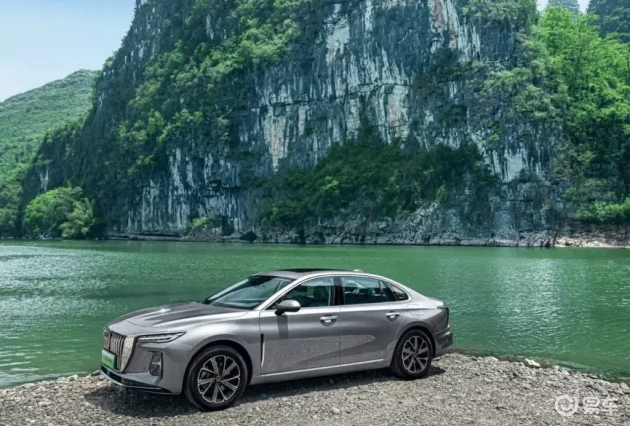 比亚迪汉DM-i、帕萨特对比后，车主为何偏爱红旗H5 PHEV