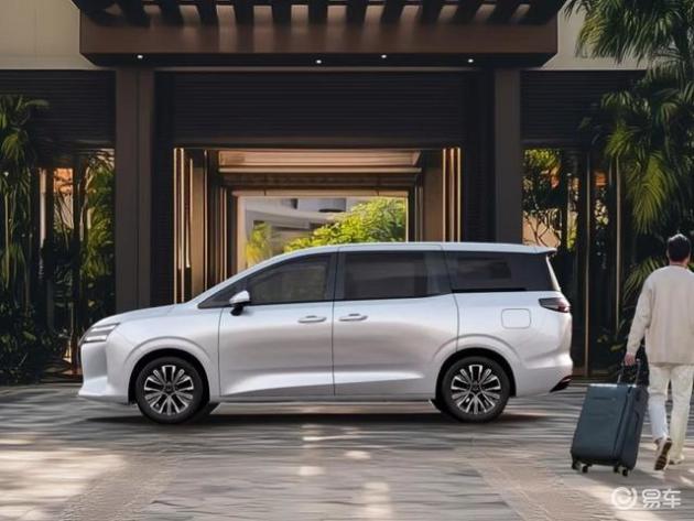 五菱新中型MPV,三种动力+侧滑门,9万起能否大热_易车