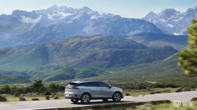 夏日自驾，加满油or充好电？轻松旅程选对方式