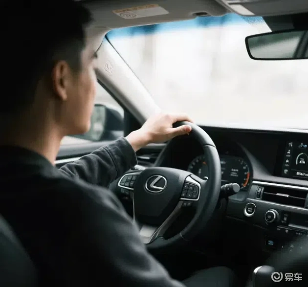雷克萨斯ES为何被赞佛系神车?亲试后揭秘其魅力所在
