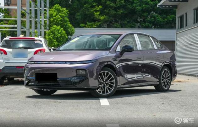 零跑B01：10万级家用车超值选，8.98万起