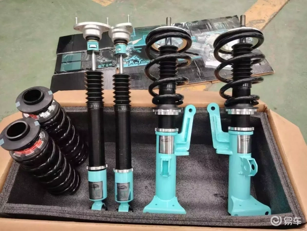 奥迪R8改装KT绞牙避震，炫酷姿态征服同级车