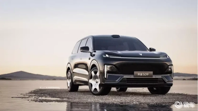 深蓝S09 VS 银河M9：20万级六座SUV对比