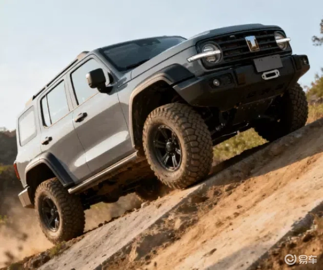 试驾新SUV，轻松征服30度陡坡，实力超预期