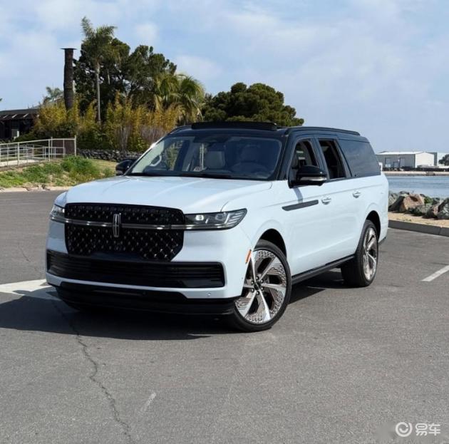 领航员PK奔驰GLS:配置对决or品牌影响力 领航员PK奔驰GLS:配置对决or品牌影响力