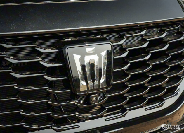 2026款皇冠陆放上市,惊喜八大升级,售价2.44万起