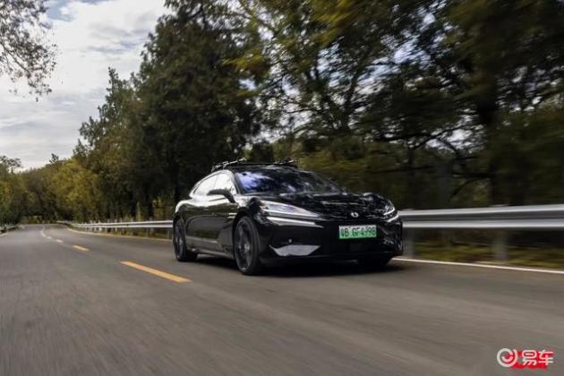 猎装舞者！试驾腾势Z9GT