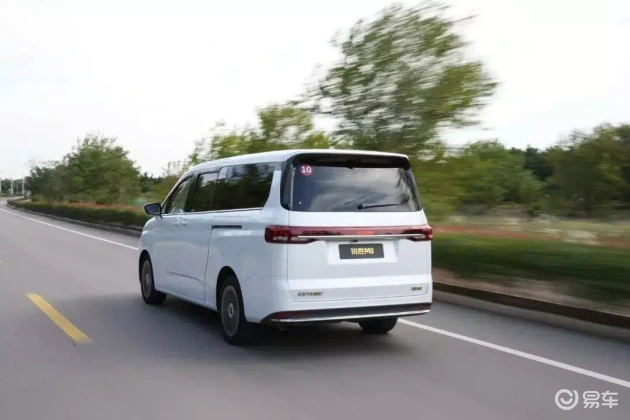 新锐MPV锐胜M8:抢先体验大家伙的魅力