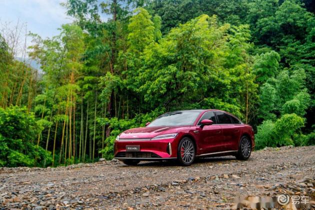 风云A9L智能豪华车全球首发，13.99万起，开启新纪元