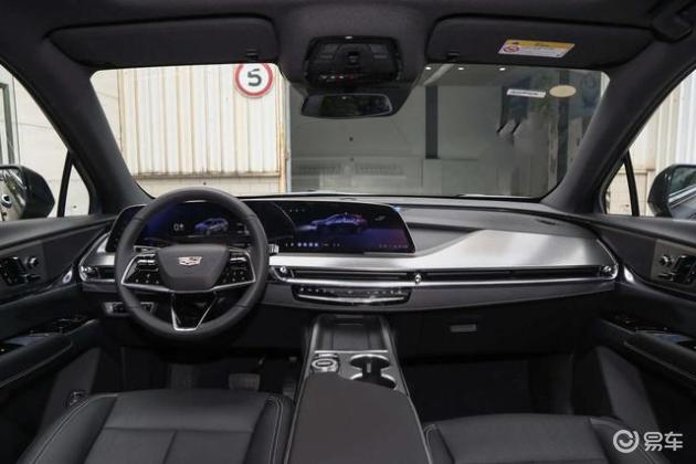 凯迪拉克XT5与宝马x1豪华SUV大比拼,谁更值得入手