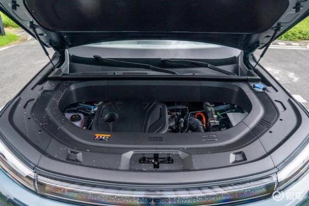 吉利银河M9 vs 奇瑞风云T11:哪款更适合家庭使用