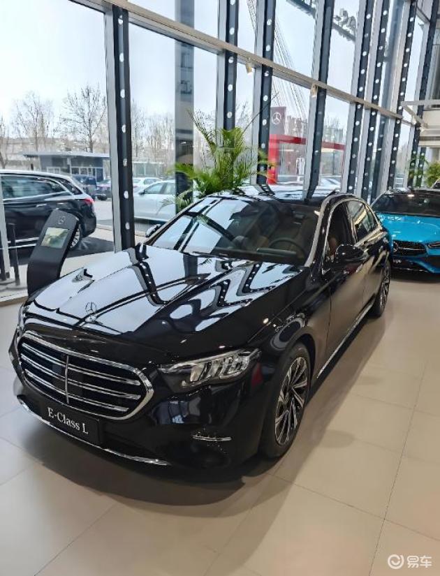 奔驰C与E:2025款空间实测与价格对比,购车决策指南