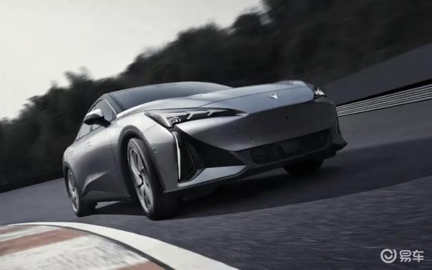 极狐阿尔法S5:onebox系统,高效紧急避障,卓越操控