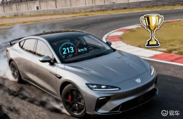 昊铂SSR狂飙213km/h，纯电超跑新巅峰，性能炸裂
