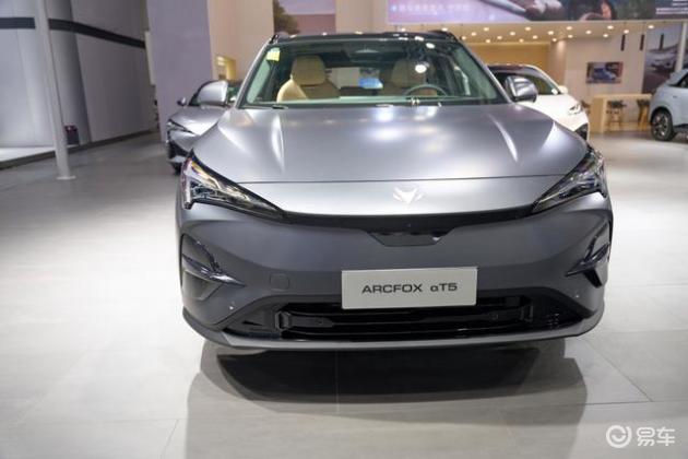 比亚迪VS极狐阿尔法:你的电动之心