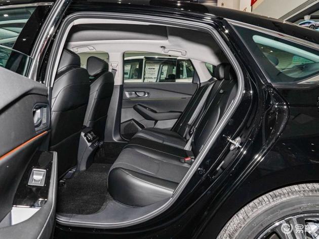 雅阁热销，月销15179辆，家庭购车优选