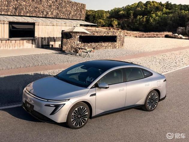 15万纯电怎么选？小鹏MONA M03 VS 日产N7