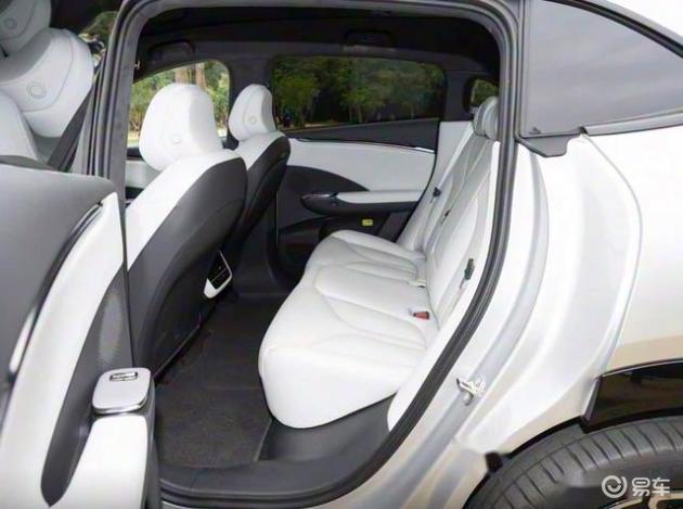 小鹏G7超级增程更新，430公里纯电续航，车身优化显著