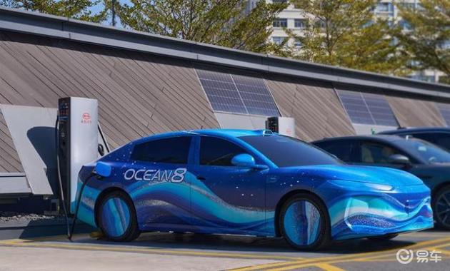 剑指35万高端市场 比亚迪海豹08/海狮08兆瓦闪充谍照曝光