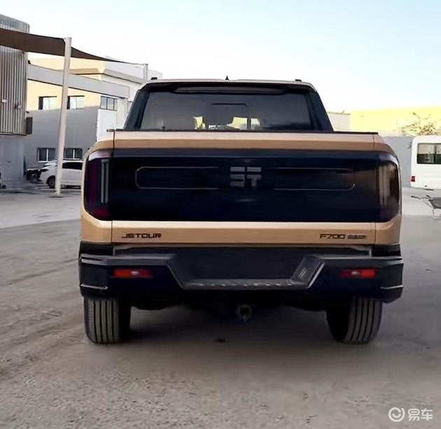 奇瑞新硬派皮卡捷途纵横700亮相,前卫造型,或配四电机