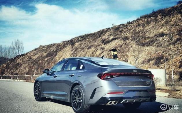 起亚K5与凯美瑞，老司机五年后驾驶体验大比拼