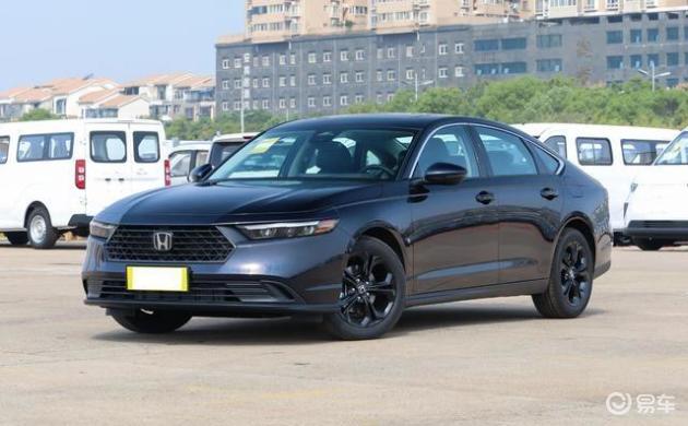 雅阁与红旗H5：真假牛人一目了然